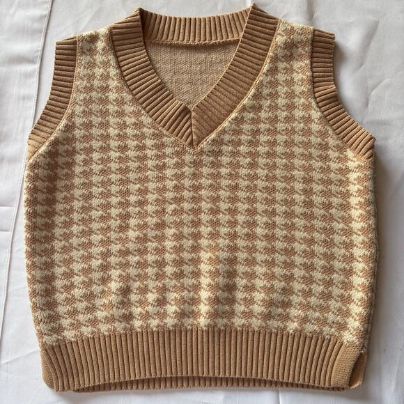 TAN & WHITE HOUNDSTOOTH SWEATER VEST - S/M - Picture 4 of 5